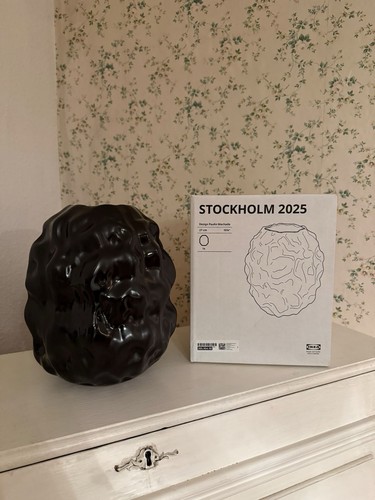 Stockholm 2025 schwarze vase - 2025,